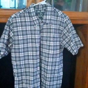 Used men' short sleeve shirt